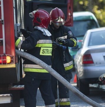 Pożar w Kostrzynie nad Odrą. Ogień zniszczył 3 pawilony na miejskim bazarze Straż Pożarna
