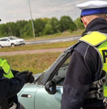 12 kierowców straciło prawo jazdy – jeden po pościgu. Podsumowanie weekendu na żarskich drogach