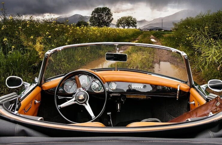 Długi weekend to już przedsmak wakacji. O czym należy pamiętać żeby był bezpieczny? Kabriolet