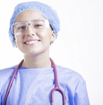 Bezpłatne badania kontrolne w Zielonej Górze w ramach akcji „Zdrowie pod Kontrolą” Lekarz, pielęgniarka