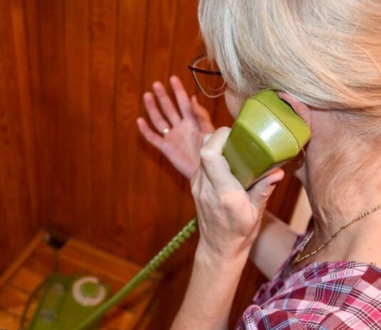 Rozmowa przez telefon