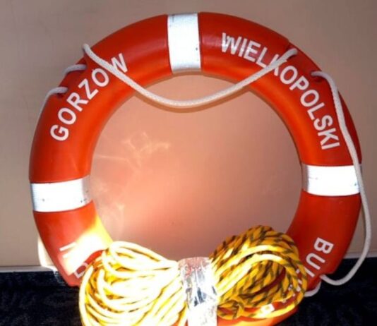 Ukradli koło ratunkowe „bo było fajne i chcieli mieć je w domu”