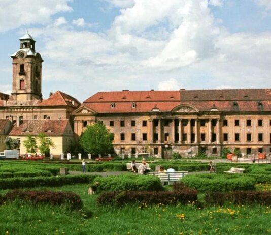 Kompleks zamkowo-pałacowy w Żarach