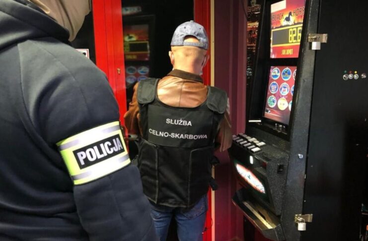 Policja i KAS zlikwidowały nielegalny salon gier w Sulechowie