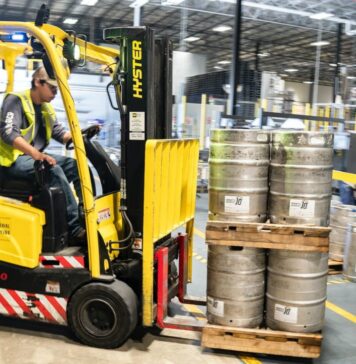 Wózek widłowy, praca