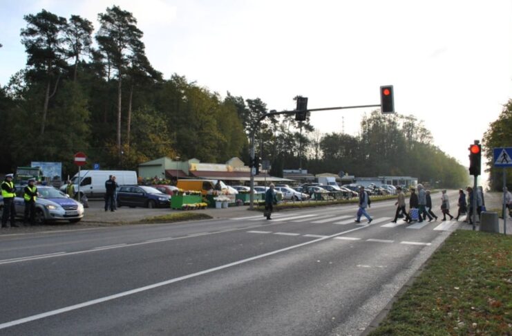 Akcja Znicz w Zielonej Górze. Zmiany w organizacji ruchu. Jak dojechać na cmentarz przy Wrocławskiej?