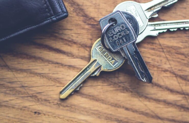 Zgłosił gwałt, policja weszła siłowo do mieszkania a tam… Zaskakujący finał interwencji