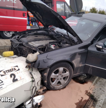 Pijany kierowca z impetem wjechał w stację paliw
