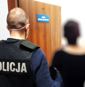 Ukrył samochód w lesie po tym jak uszkodził 3 auta w centrum miasta. Policji zgłoszono kradzież
