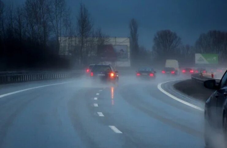 Samochody na autostradzie