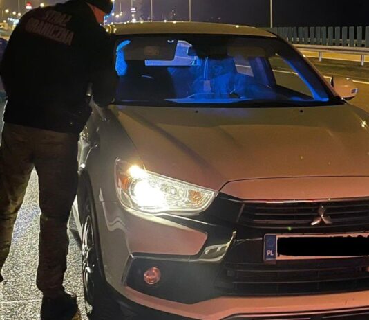 Kradzione Mitsubishi warte 60 tys. złotych zatrzymane na przejściu granicznym w Świecku Kradzione Misubishi zabezpieczone w Świecku