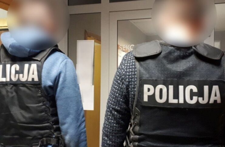 Kryminalni uratowali życie poszukiwanemu mężczyźnie. Był już siny i ledwo oddychał Kryminalni ze Wschowy