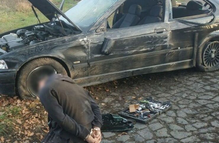 Pościg za BMW w Żarkach Wielkich. Narkotyki w samochodzie, kierowca bez uprawnień Pościg w Żarkach Wielkich z BMW