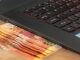 Oszust internetowy z Żar zainkasował 122 tys. złotych. Sprzętu nigdy nie wysłał. Usłyszał prawie 100 zarzutów Oszustwa interentowe