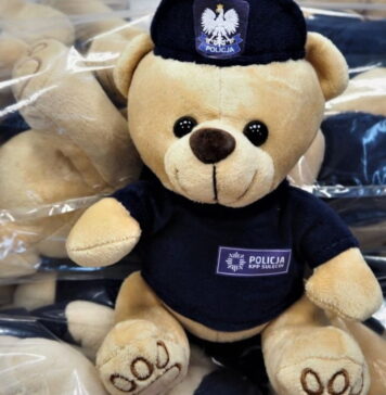 Pilotażowa akcja policji – miś na stres Miś policjant