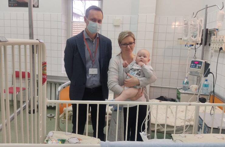 Operacja małego Joachima trwała ponad 5 godzin. Chłopiec cierpiał na ciężką postać choroby Hirschsprunga Joachim to 10-miesięczny chłopiec, który od urodzenia cierpiał na bardzo ciężką postać choroby Hirschsprunga