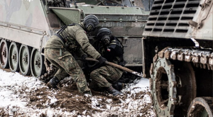 10BKPanc podcza szkolenia na poligonie w Świętoszowie