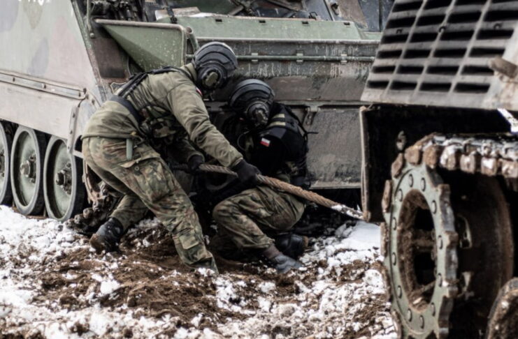 10BKPanc podcza szkolenia na poligonie w Świętoszowie