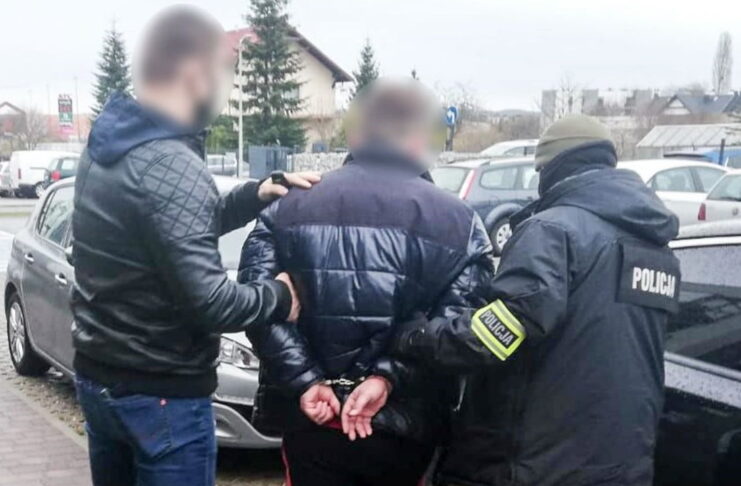 Oszust poszukiwany 14 listami gończymi wpadł na wybrzeżu
