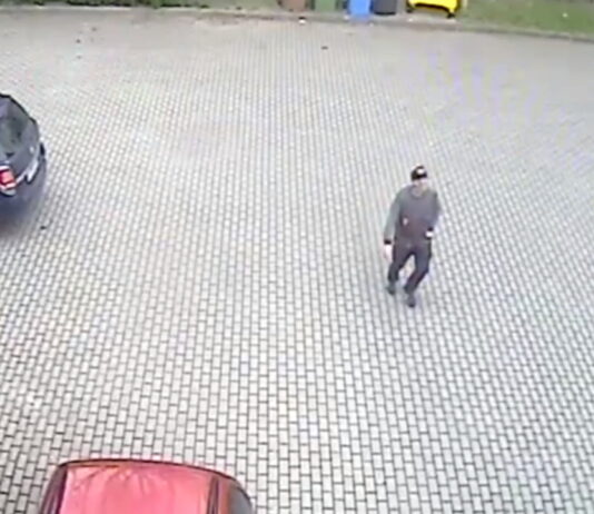Kradzież laptopa z zaparkowanego samochodu