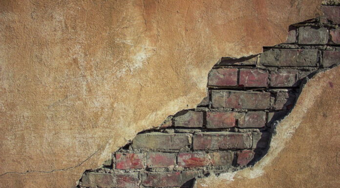 1000 słów o budownictwie: Cegła. Inżynier opowiada Ściana z cegieł