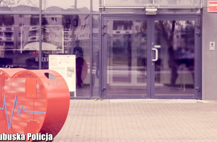 W Międzyrzeczu stanęło wielkie serce na plastikowe nakrętki Serce na plastikowe nakrętki
