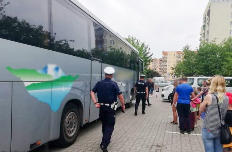 Kontrole autobusów przed wakacyjnymi wyjazdami. Autokary były w fatalnym stanie Kontrole autobusów w Gorzowie Wlkp.