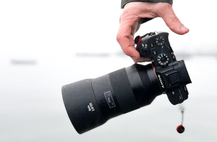 Ukradł z kościoła sprzęt fotograficzny gdy fotograf szykował oprawę uroczystości ślubnej Aparat fotograficzny