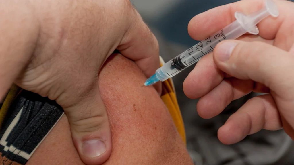 53 tys. zł na szczepienia przeciwko grypie dla seniorów z powiatu żarskiego