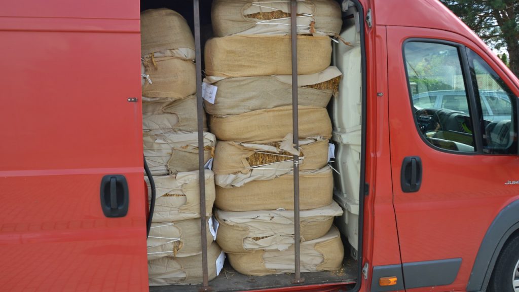 Tuplice: Prawie 2 tony nielegalnego tytoniu przechwycone przez Straż Graniczną