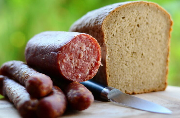 Wędliny i pieczywo