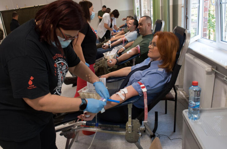 „Zjednoczeni krwią” – służby mundurowe podzieliły się płynem ratującym życie Zbiórka krwi wśród służb mundurowych w Skwierzynie