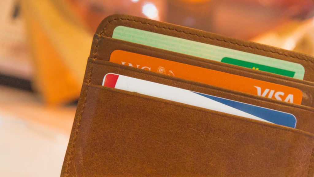 50-latka ukradła portfel pozostawiony w banku