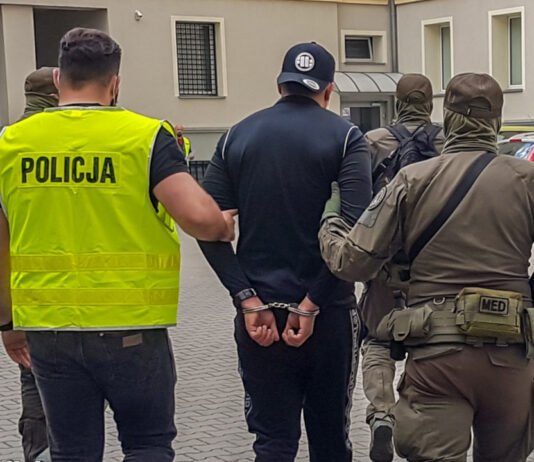Przestępcy zatrzymani podczas akcji policji i KAS. Straty Skarbu Państwa mogą sięgać 24 mln złotych