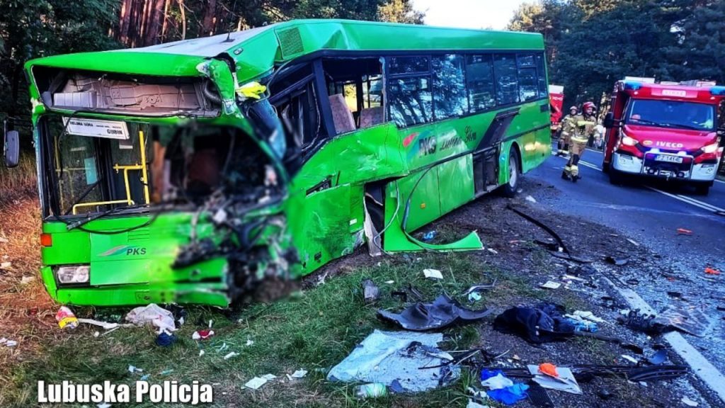 Wypadek autobusu na DK32 pod Zieloną Górą