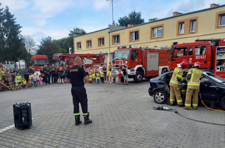 Pokazy strażackie podczas wydarzenia Moto Krew w Słubicach