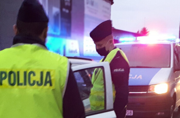 Pijany 27-latek zaparkował obok radiowozu