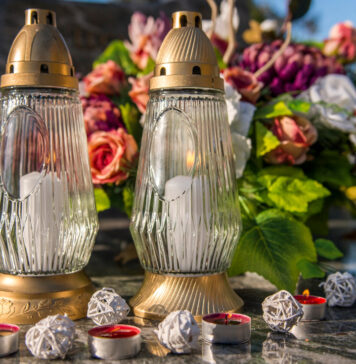 Co trzeci szklany znicz w Polsce pochodzi z Iłowej Szklany znicz z zakładu CIECH w Iłowej