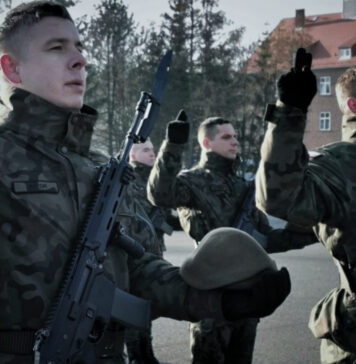 Złożyli przysięgę Ojczyźnie. Kolejni żołnierze w szeregach 12. Brygady WOT Przysięga wojskowa WOT