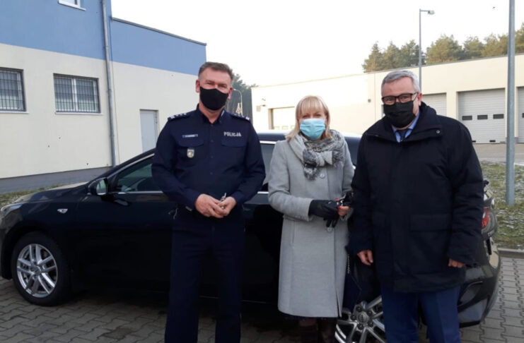 Nowosolscy policjanci otrzymali nowy nieoznakowany radiowóz