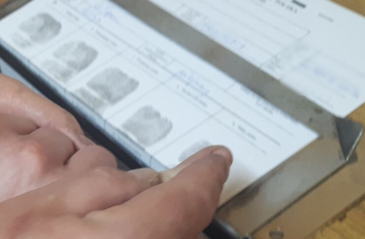 Pobieranie odcisków palców