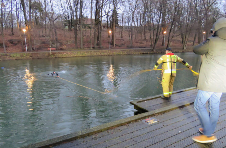 Pokaz ratownictwa wodnego na Wagmostawie w Zielonej Górze Pokaz ratownictwa wodnego na Wagmostawie