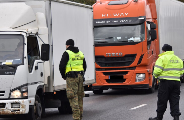 W Świecku zatrzymano 7 Irakijczyków ze sfałszowanymi dokumentami Polsko-niemiecki patrol na granicy