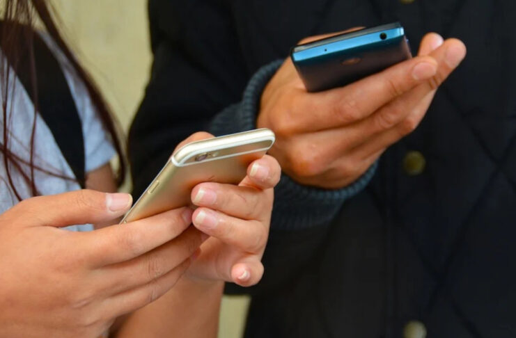 WiFi4EU: Bezpłatny Internet w Żarach, Bieniowie i Lubomyślu. Gdzie? Jak skorzystać? Telefony komórkowe