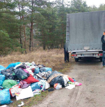 Nietków: Wyrzucali śmieci do lasu. Mieli pecha bo zauważył ich leśniczy Wyrzucanie śmieci do lasu