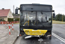 Rozbity autobus komunikacji miejskiej w Zielonej Górze