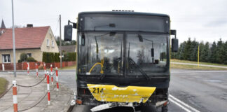 Rozbity autobus komunikacji miejskiej w Zielonej Górze