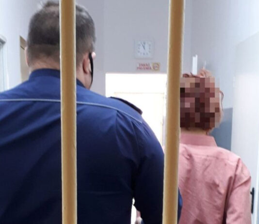 Zuchwała kradzież na przystanku w Żarach. 24-latka wyrwała dwie torebki Zatrzymana kobieta