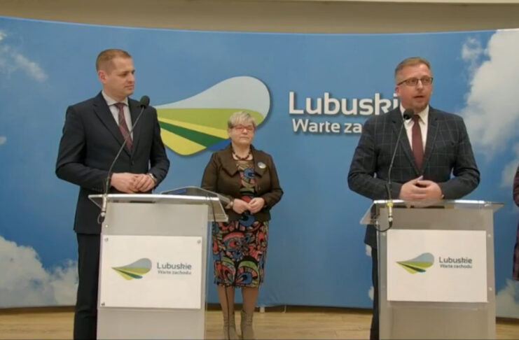 Lubuskie zabytki otrzymają 1,3 mln zł wsparcia na remonty i renowację Koferencja prasowa w UMWL