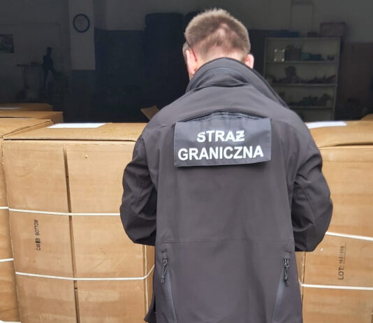 Magazyny z nielegalnym tytoniem